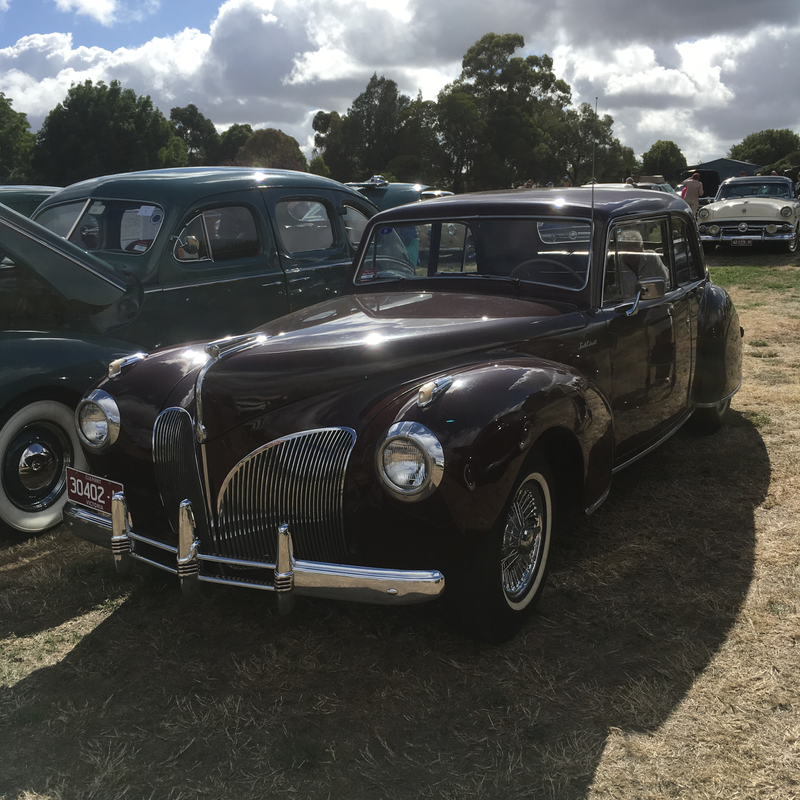 Lincoln Continental (year unknown)